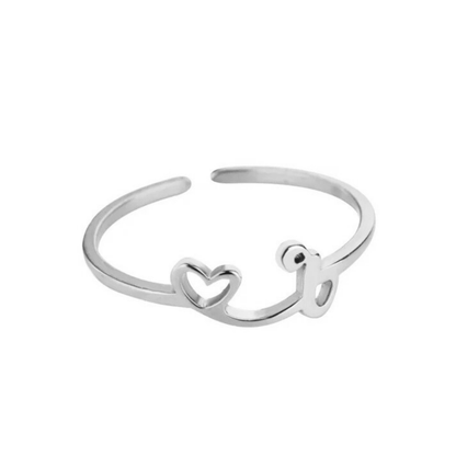 Anello regolabile con iniziale "Pretty"