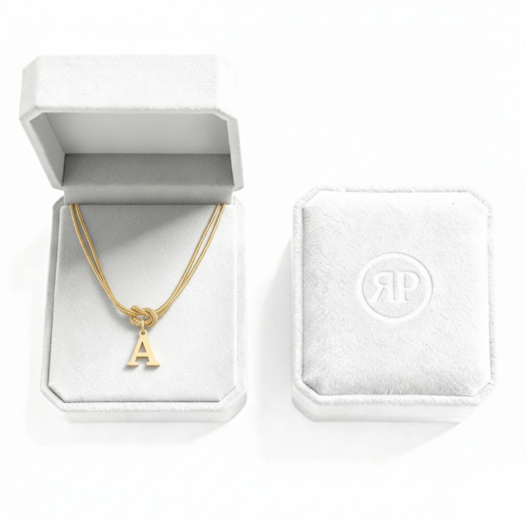 Collana con Iniziale "Nodo Alfabeto"