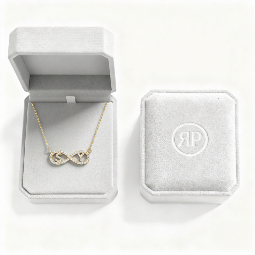 Collana con nome "Infinity"