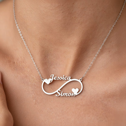 Collana con nome "Infinity"