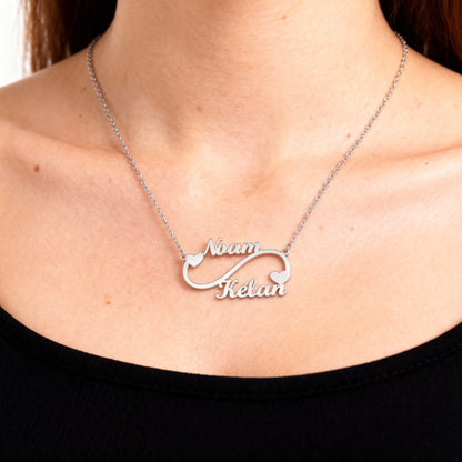 Collana con nome "Infinity"