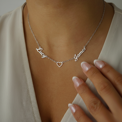 Collana con nome "Abbraccio Eterno"