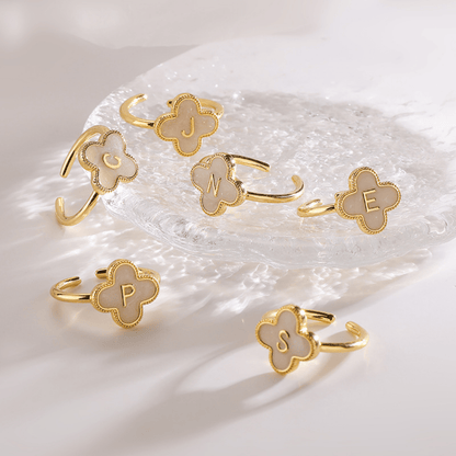 RICCARDI - BAGUE AJUSTABLE "Initial Charm Clover Ring" - Riccardi