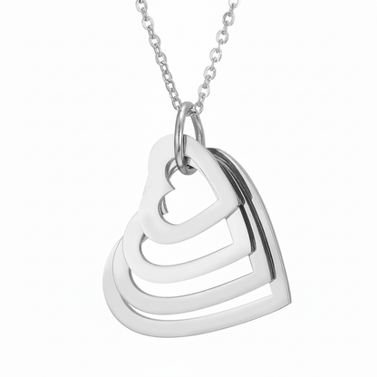 Collana con nome "Cuori Annidati"